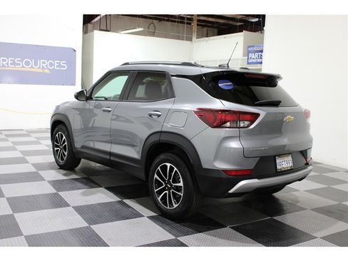 Used 2025 Chevrolet TrailBlazer LT image 6