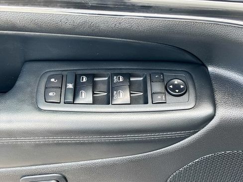 Used 2020 Jeep Grand Cherokee Limited AWD/4WD image 18