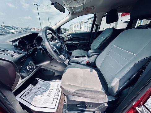 Used 2015 Ford Escape SE w/ Equipment Group 201A image 11