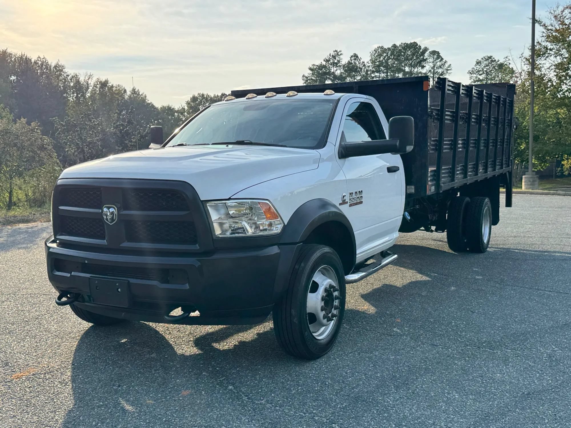 Used 2018 RAM 5500 Tradesman w/ Power & Remote Entry Group RWD image 3