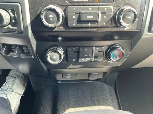 Used 2021 Ford F250 XLT image 28