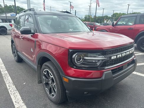 Used 2025 Ford Bronco Sport Outer Banks AWD/4WD image 4