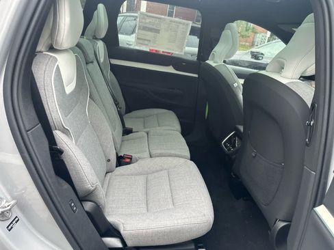 Used 2025 Volvo EX90 Ultra AWD/4WD image 42