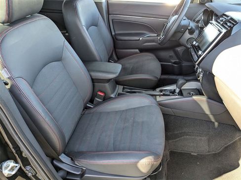 Used 2025 Mitsubishi Outlander Sport SE image 38