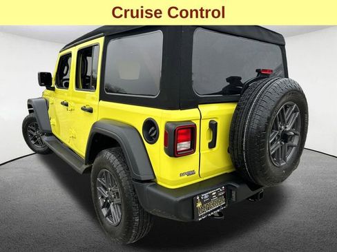Used 2024 Jeep Wrangler Sport S image 10
