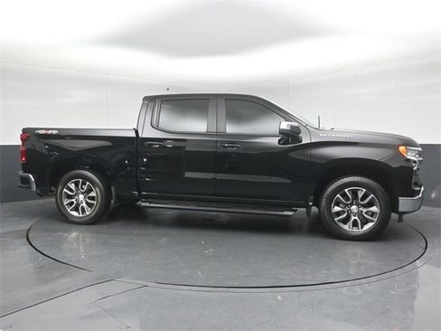Used 2023 Chevrolet Silverado 1500 LT image 1
