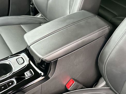 Used 2023 Buick Envision Essence image 16