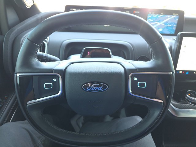 Used 2025 Ford Expedition Platinum w/ Stealth Appearance Package AWD/4WD image 14