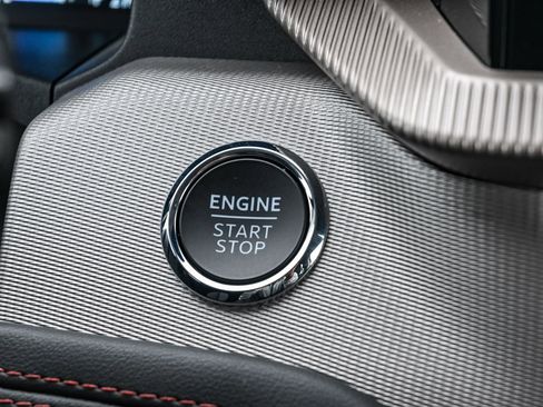 Used 2025 Ford Explorer Active image 16