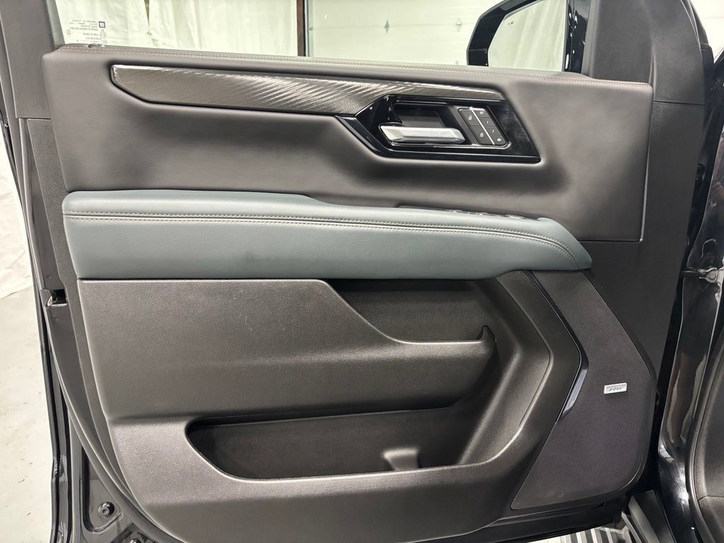 Used 2026 GMC Yukon XL AT4 w/ AT4 Premium Package AWD/4WD image 8