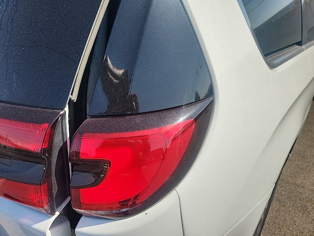 Used 2023 Chrysler Pacifica Limited FWD image 13