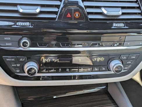 Used 2020 BMW 530i xDrive w/ Executive Package image 19