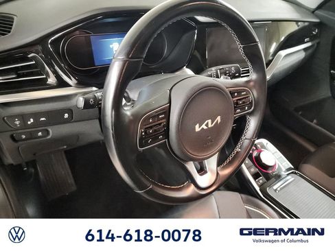 Used 2022 Kia Niro EX image 20