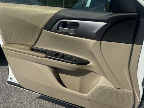 Used 2014 Honda Accord LX image 13