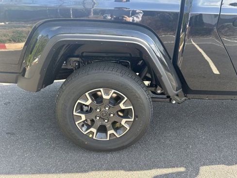 New 2025 Jeep Gladiator Sport w/ Premium Package image 18