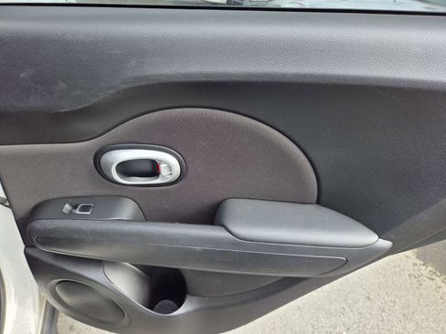 Used 2019 Kia Soul + image 13