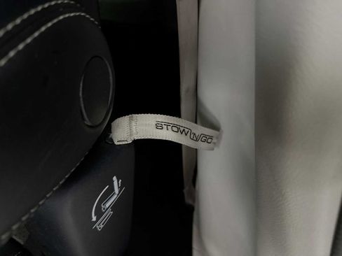 Used 2022 Chrysler Pacifica Touring-L FWD image 26