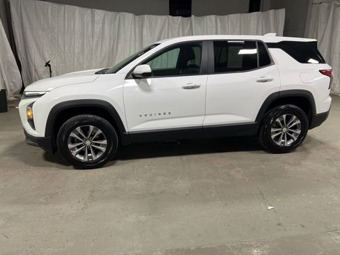 Used 2026 Chevrolet Equinox LT FWD image 4