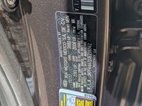 Used 2018 Kia Forte LX FWD image 32