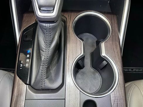 Used 2020 Toyota Highlander Limited image 37