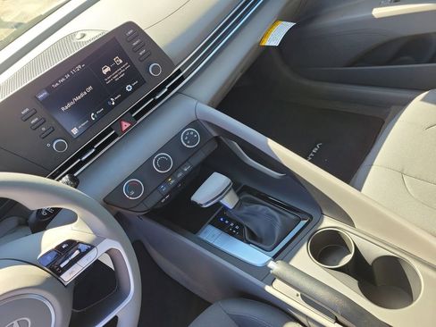 New 2026 Hyundai Elantra SE FWD image 28