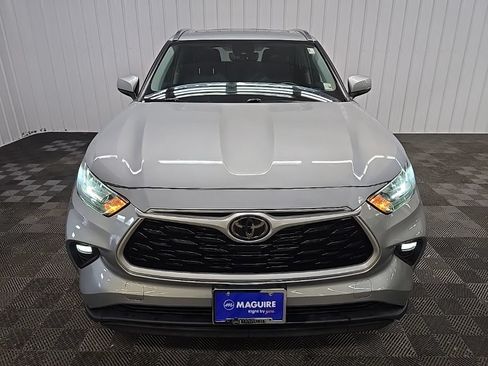 Used 2020 Toyota Highlander XLE AWD/4WD image 8