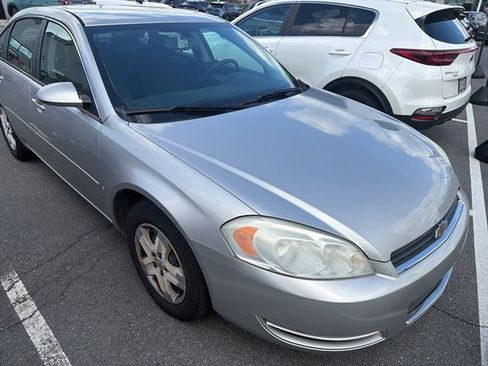 Used 2008 Chevrolet Impala LS FWD image 2