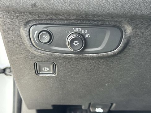 Used 2022 GMC Terrain SLE w/ Driver Convenience Package image 22