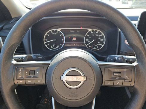 Used 2024 Nissan Rogue S FWD image 19