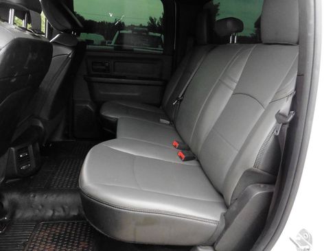 Used 2022 RAM 2500 Tradesman w/ Chrome Appearance Group RWD image 12