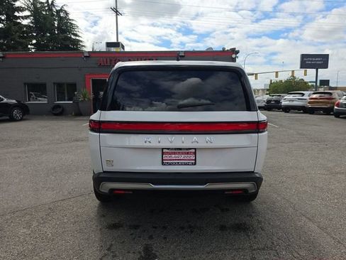 Used 2024 Rivian R1S Adventure Quad AWD/4WD image 23