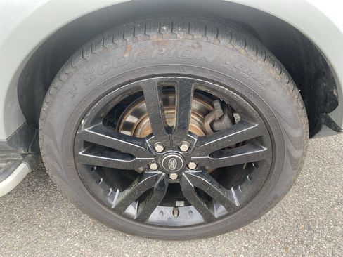 Used 2016 Land Rover LR4 HSE Silver Edition image 11