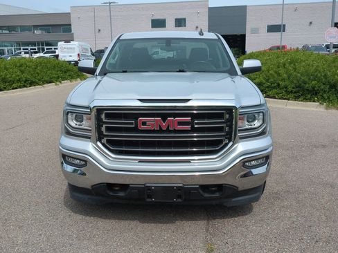 Used 2017 GMC Sierra 1500 SLE image 3