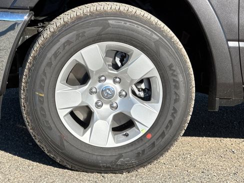 New 2026 RAM 1500 4x4 Crew Cab image 23