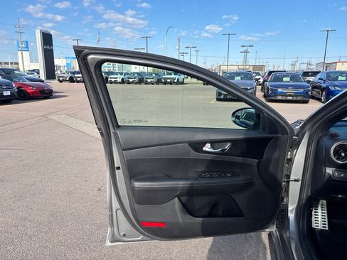 Used 2022 Kia Forte GT-Line FWD image 11