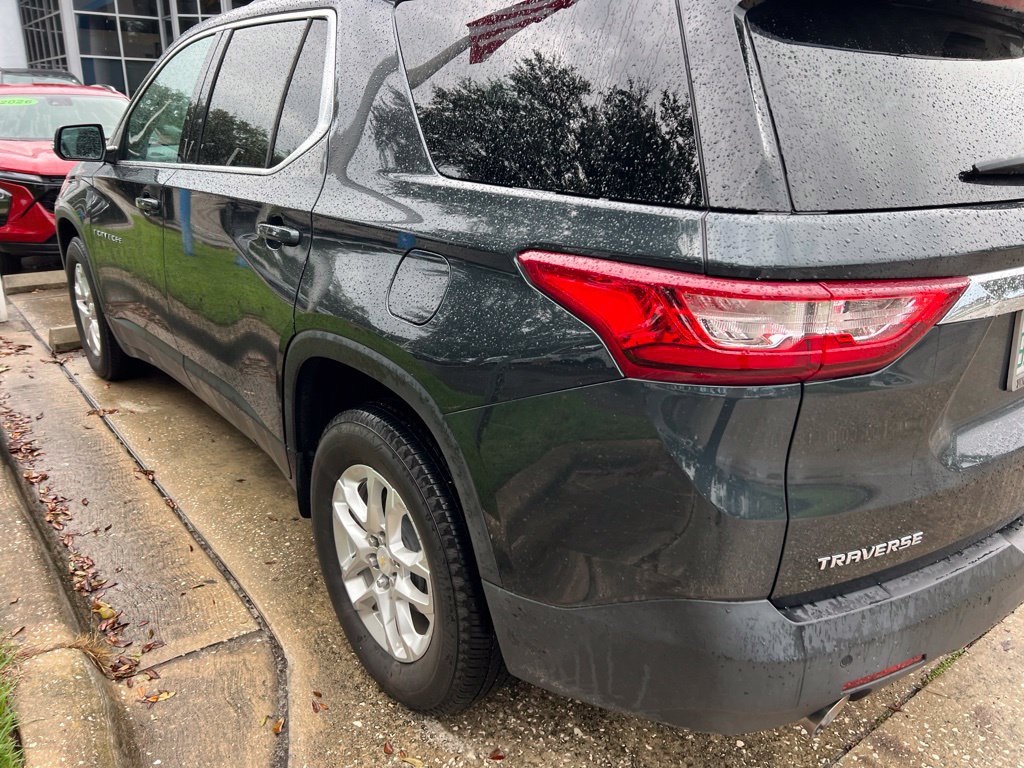 Used 2021 Chevrolet Traverse LT FWD image 4