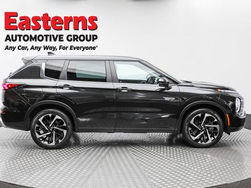 Used 2023 Mitsubishi Outlander SE AWD/4WD image 4