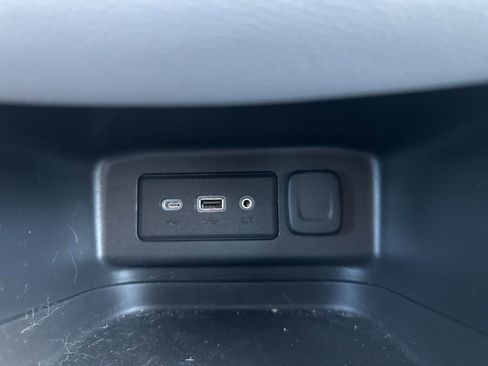 Used 2023 Chevrolet Equinox LT image 19