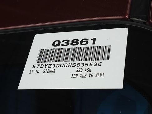 Used 2017 Toyota Sienna XLE w/ XLE Navigation Package FWD image 31