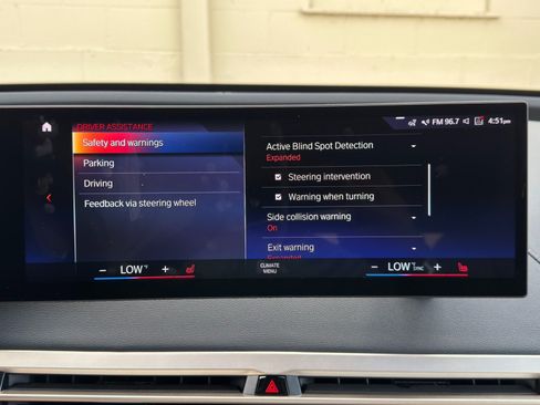 Used 2022 BMW iX xDrive50 w/ Sport Package AWD/4WD image 29