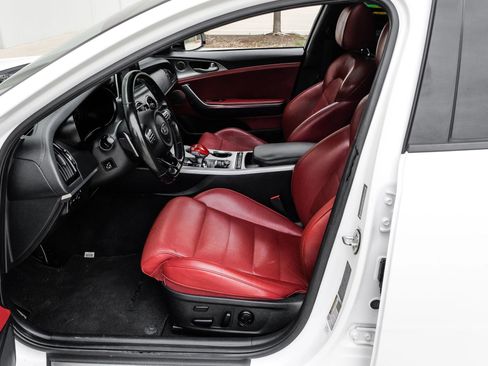 Used 2020 Kia Stinger GT2 RWD image 4
