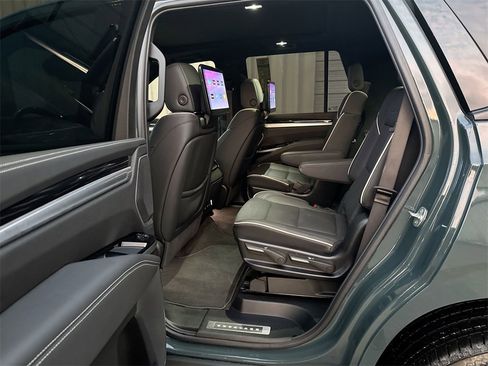 Used 2025 Cadillac Escalade Sport image 29