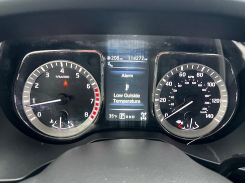 Used 2017 Nissan Titan SL AWD/4WD image 24