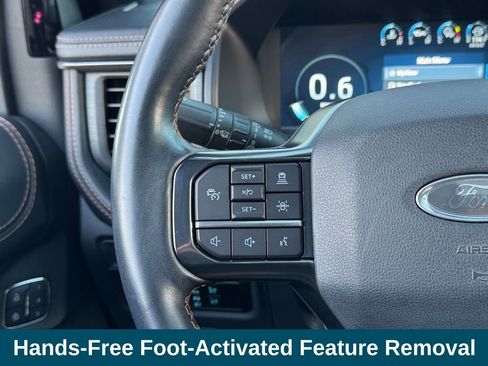 Used 2022 Ford Expedition Platinum image 11