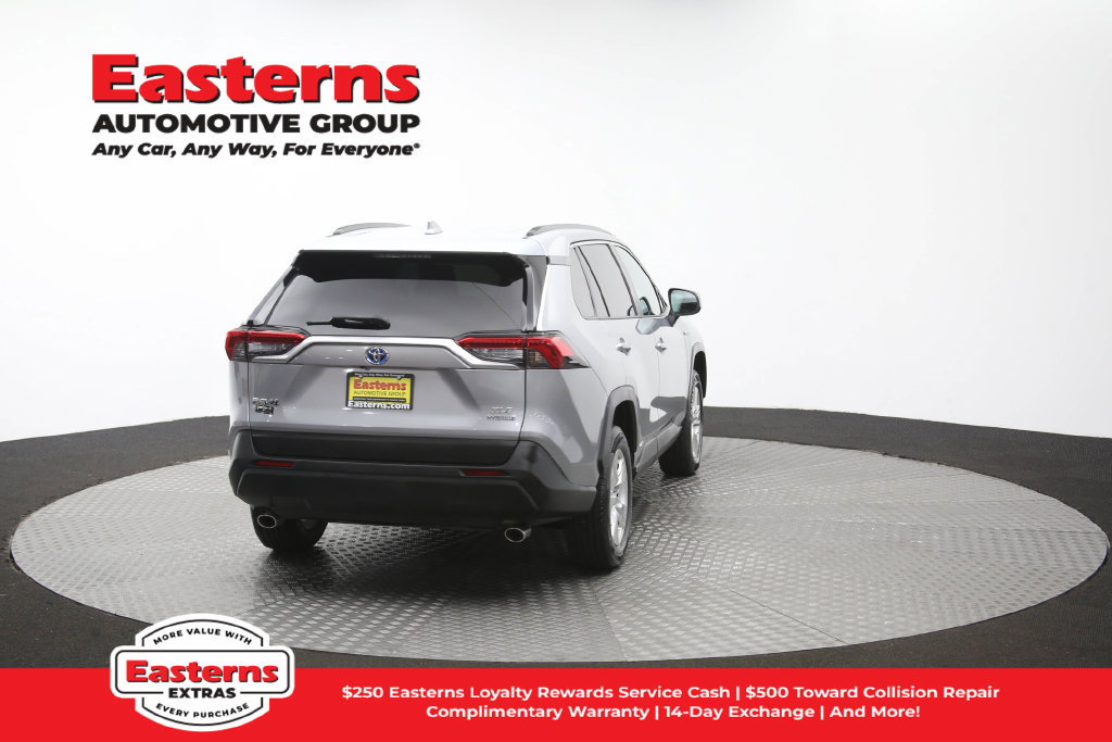 Used 2021 Toyota RAV4 XLE w/ XLE Grade Weather Package AWD/4WD image 41