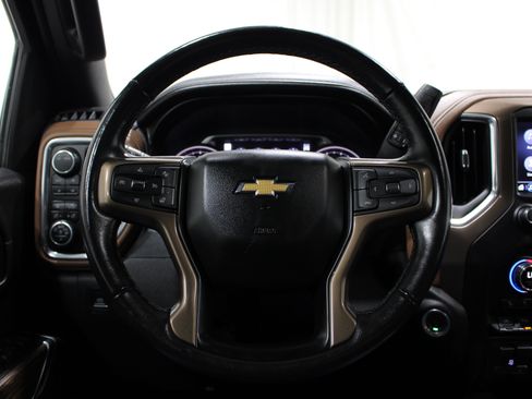 Used 2020 Chevrolet Silverado 1500 High Country w/ Technology Package AWD/4WD image 11