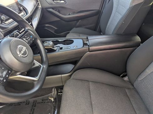 Certified 2023 Nissan Rogue SV image 17