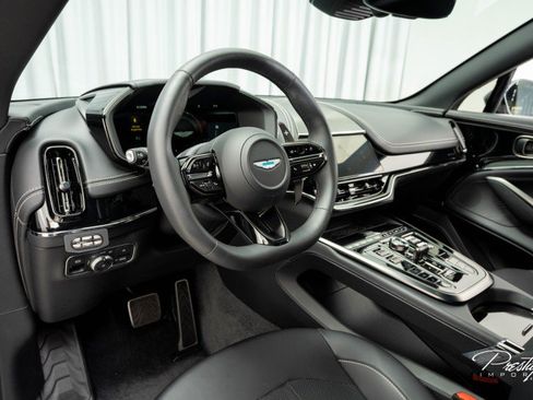 Used 2025 Aston Martin DBX 707 image 29