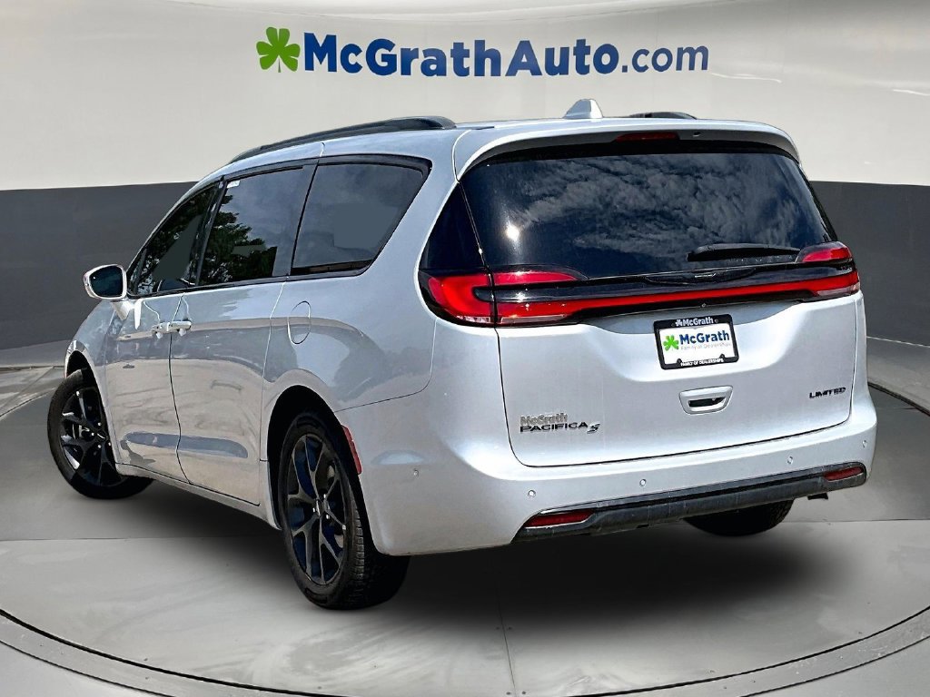 Used 2022 Chrysler Pacifica Limited w/ S Appearance Package FWD image 5