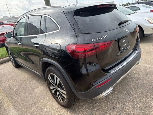 Used 2025 Mercedes-Benz GLA 250 image 4